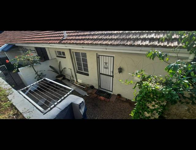 0.5 BEDROOM SEMI DETACHED TO LET IN CHILTERN HILLS